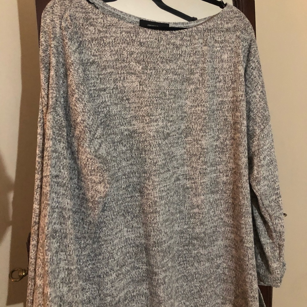 F21 WORE ONCE sweater